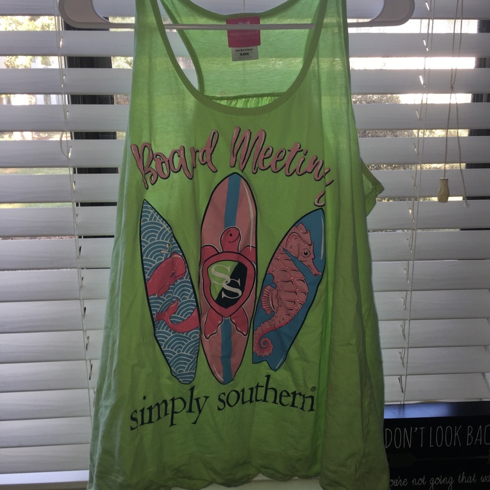 2/15 🍂 Simple southern tank top